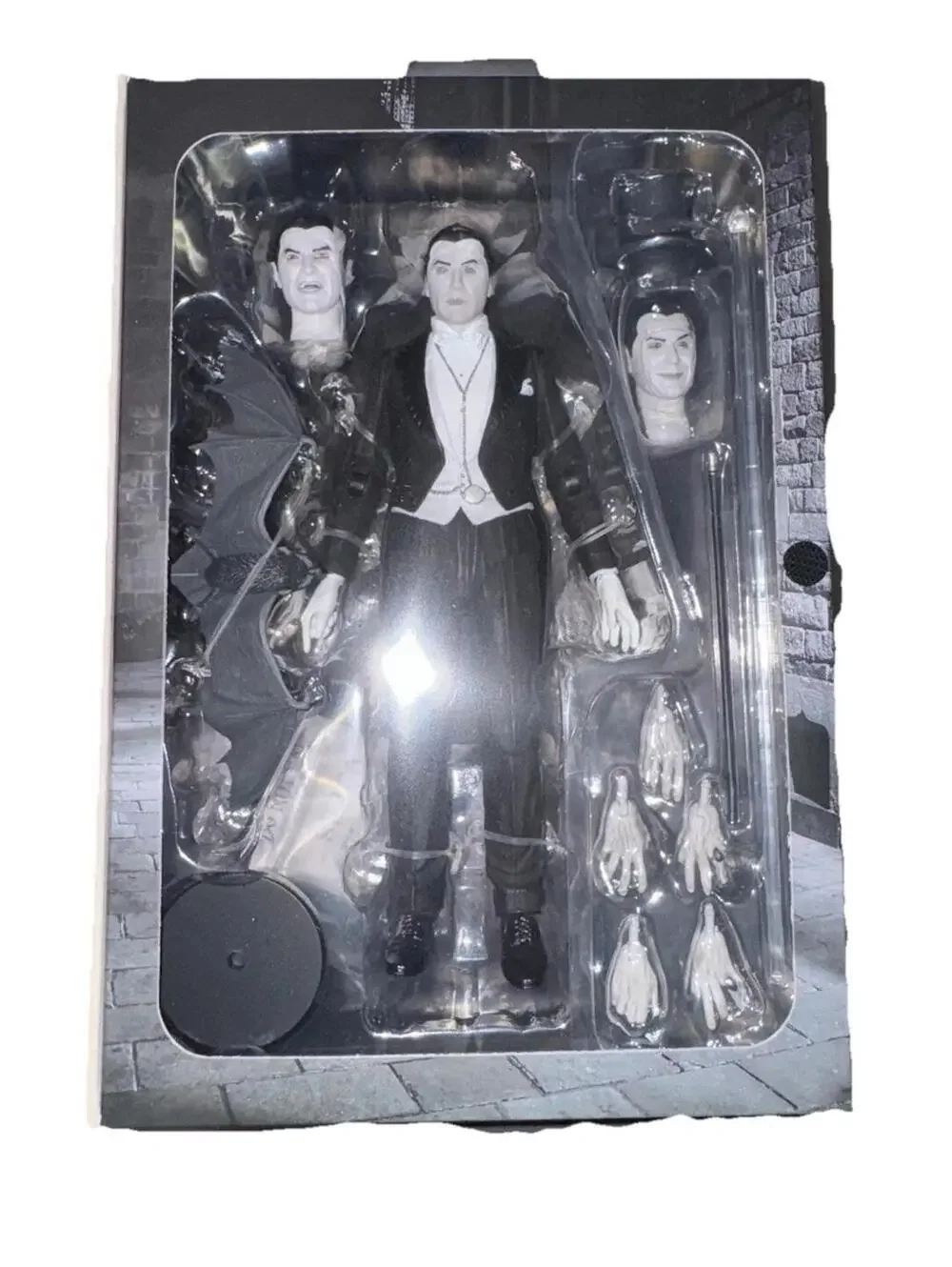 NECA Universal Monsters Ultimate Count Dracula 7